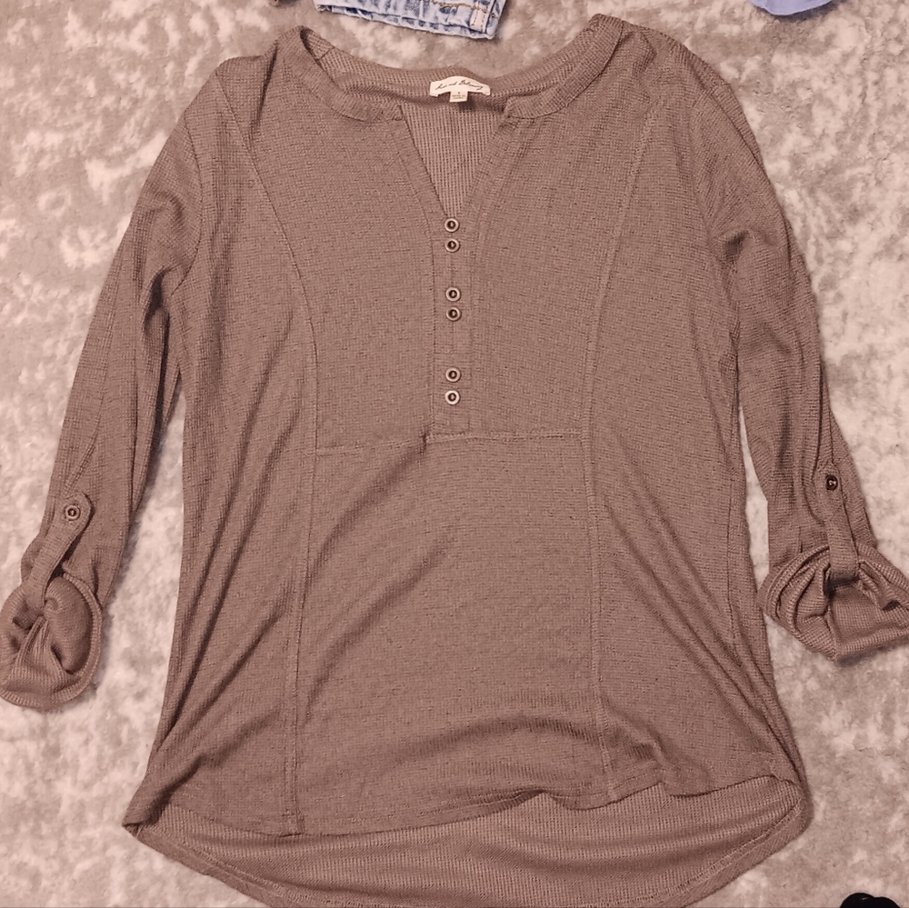 Sweaters,long sleeve medium - Picture 10 of 15